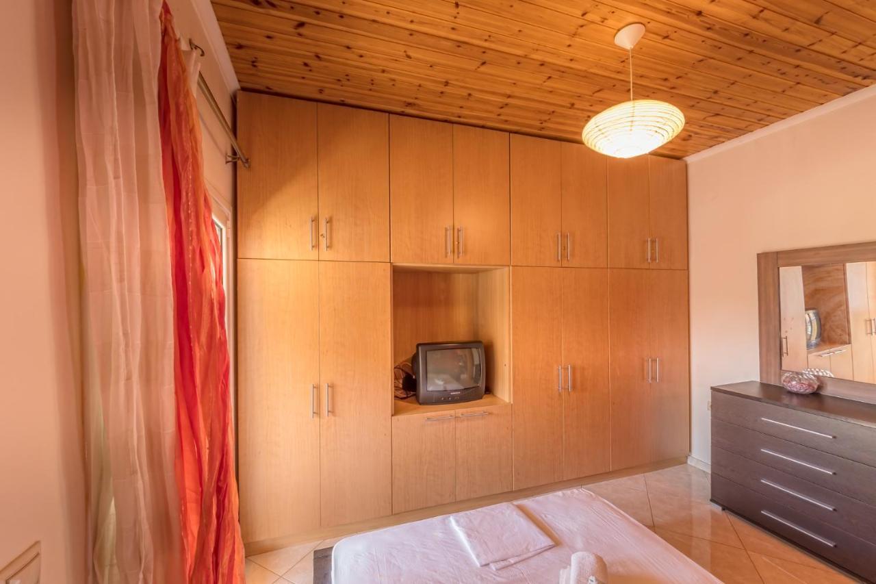 Elisavet Apts Apartment