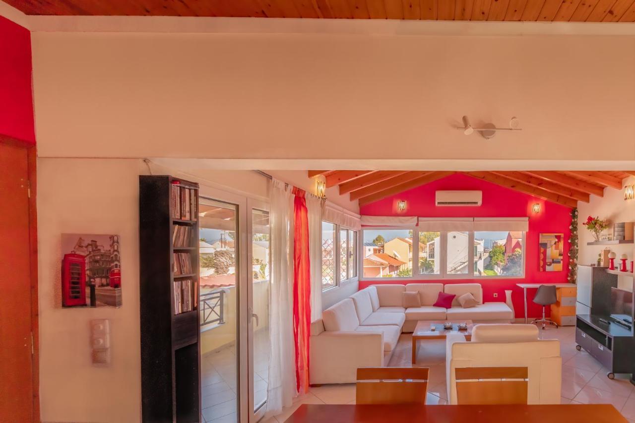 Elisavet Apts Kavos