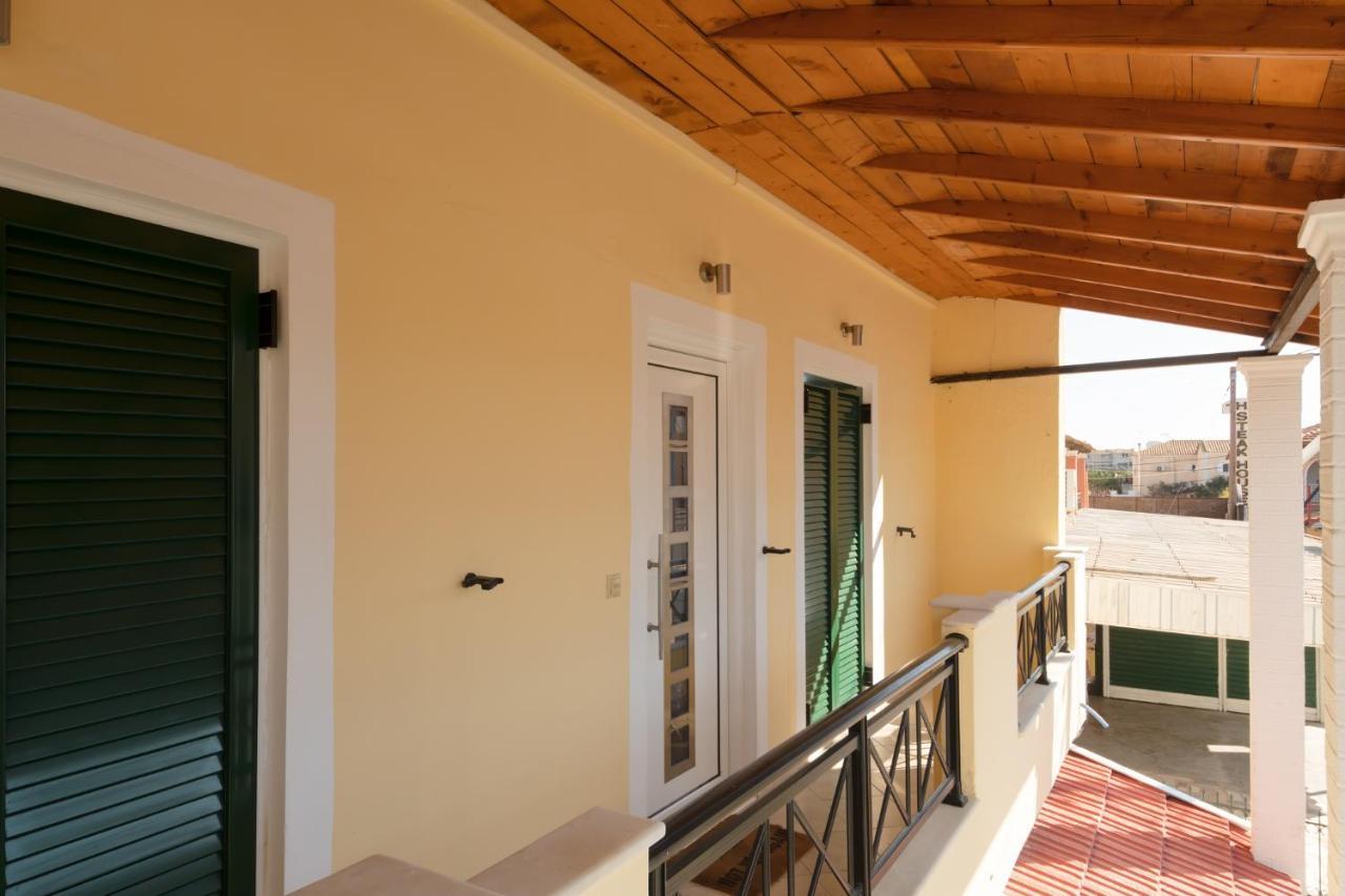 Elisavet Apts * Kavos
