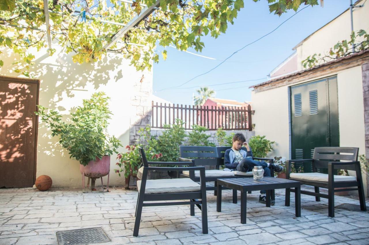 Elisavet Apts Apartment