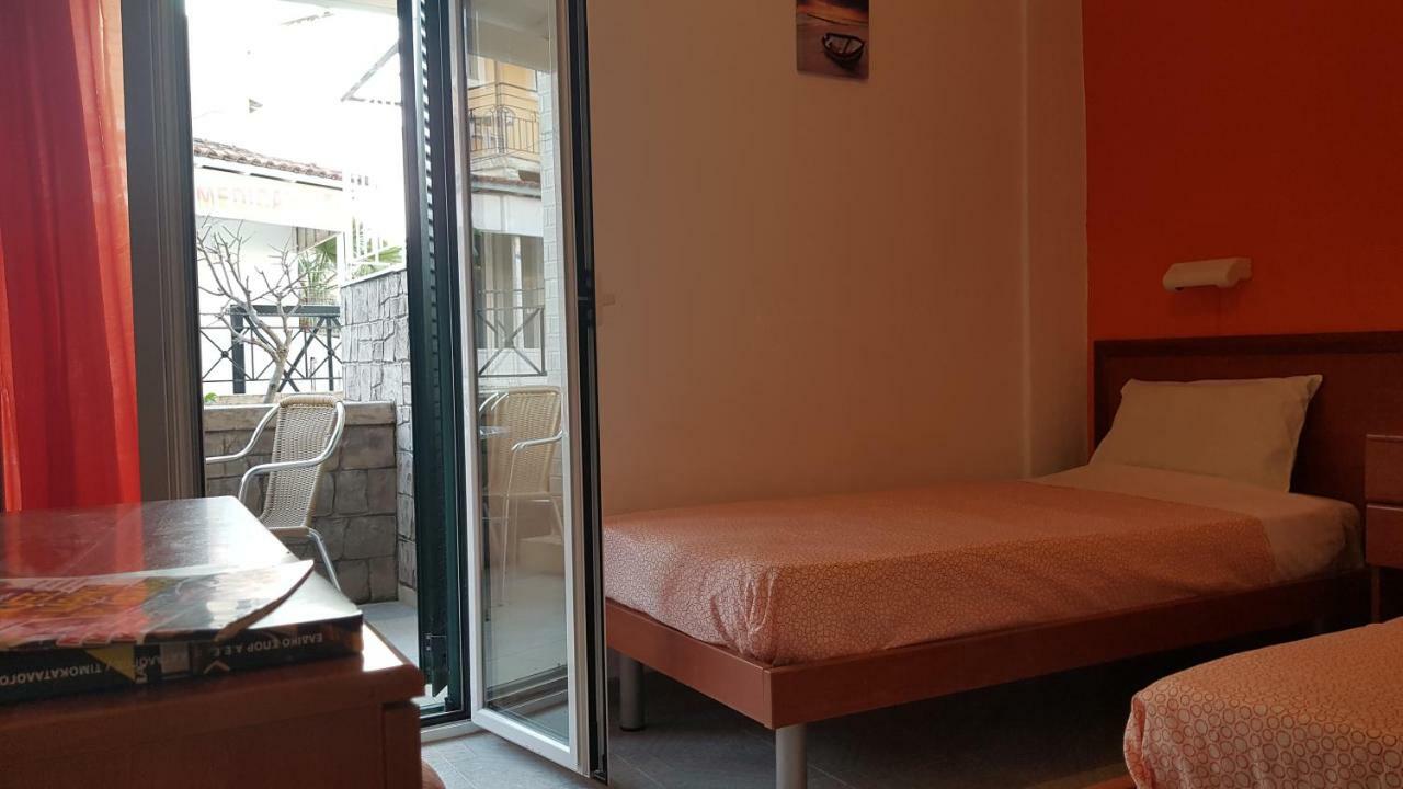 Elisavet Apts * Kavos