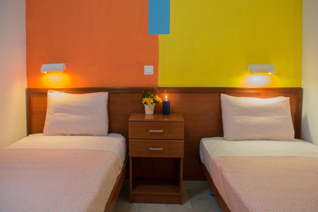 Elisavet Apts Kavos